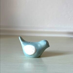 Ceramic Blue Bird Figurine Salt shaker